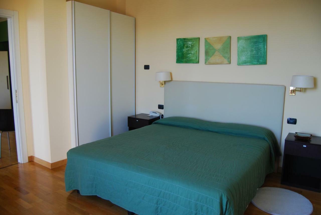 Hotel Residence La Luna Nel Porto ストレーザ エクステリア 写真